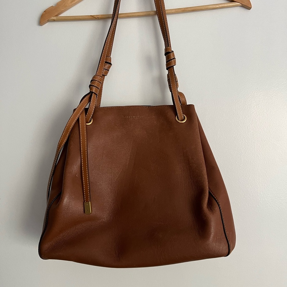 Tory Burch Caroline Tote in Light Umber